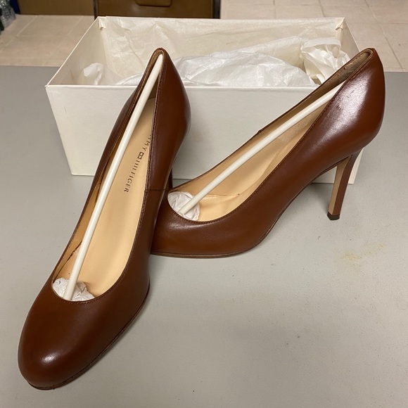 Tommy Hilfiger Heels - Picture 2 of 4